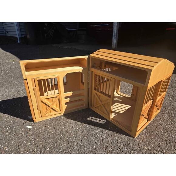 Melissa & Doug fold and go Barn missing side door with animals - Picture 5 of 5